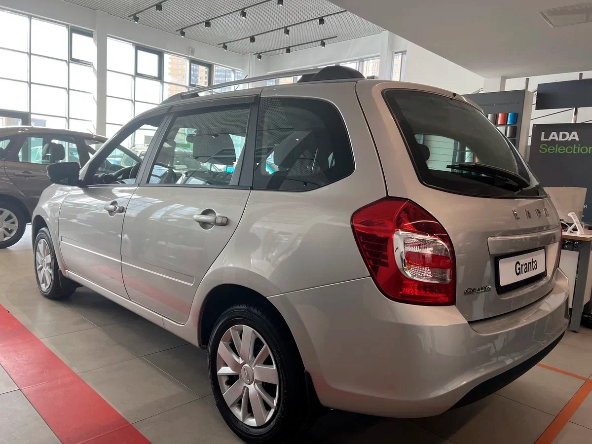 Lada Granta Универсал в Москва - фото №2