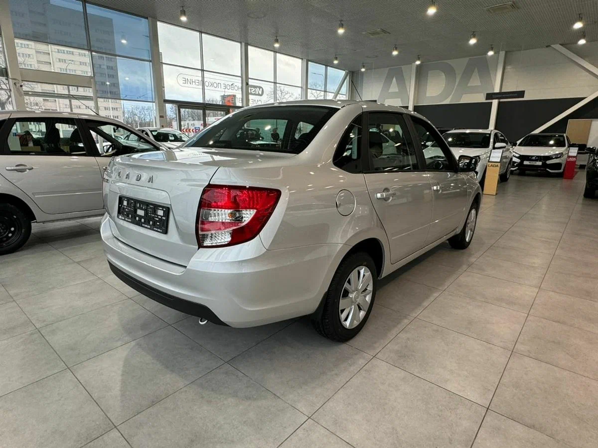 Lada Granta Седан в Москва - фото №4